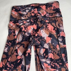 Lululemon fast free 23 inchPeach and black
